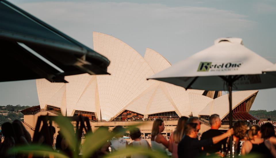 Photo of Hotel Ravesis in Bondi Beach